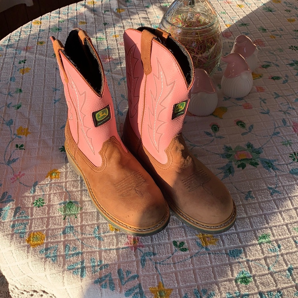 Women’s John Deere pink boots 10